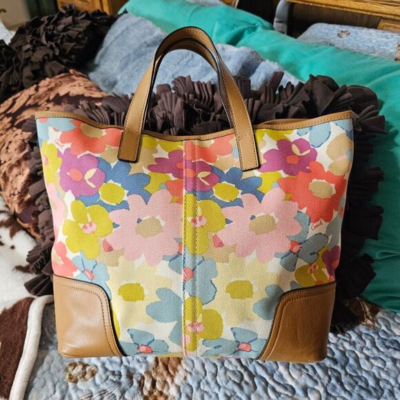 Coach Hadley Floral Print Duffle Shoulder Bag Tote Purse - Picture 3 of 8